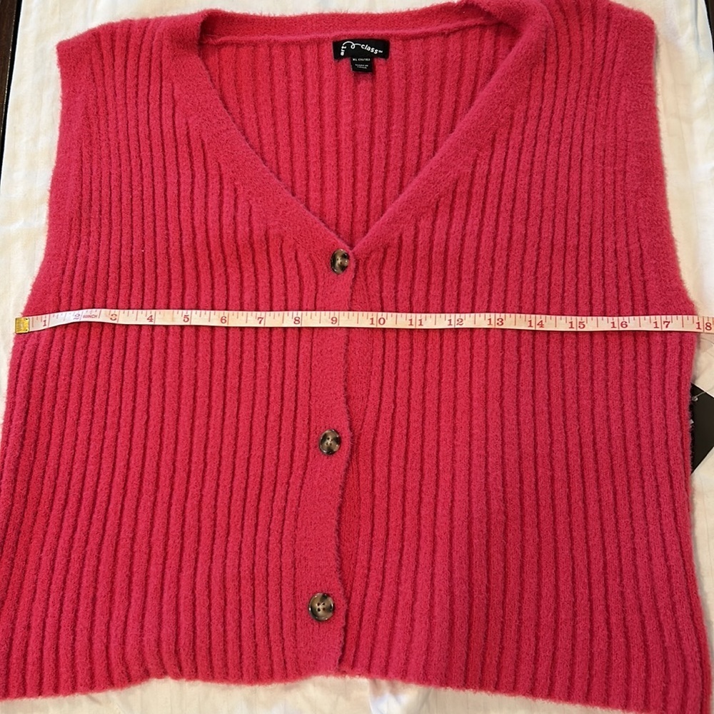 Art Class Pink Sweater Vest Size XL New. 3 Button down. Lots of stretch - Picture 5 of 8